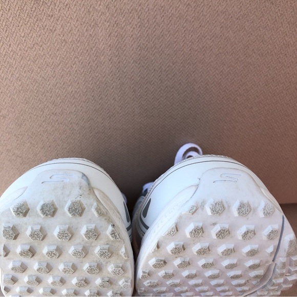 SKECHERS Women's GOrun Consistent White Leather Mesh Ultralight Running Shoes 9 - Picture 14 of 16